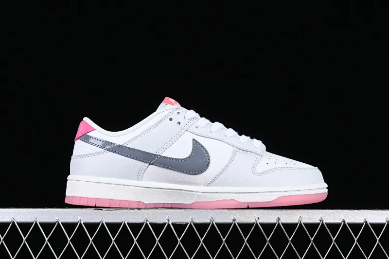 All categories Nk SB Dunk series Nk SB Dunk Low low-top sneakers F version Nk SB Dunk Low "520" Valentine's Day limited SB low-top sports and leisure sneakers FN3451-161